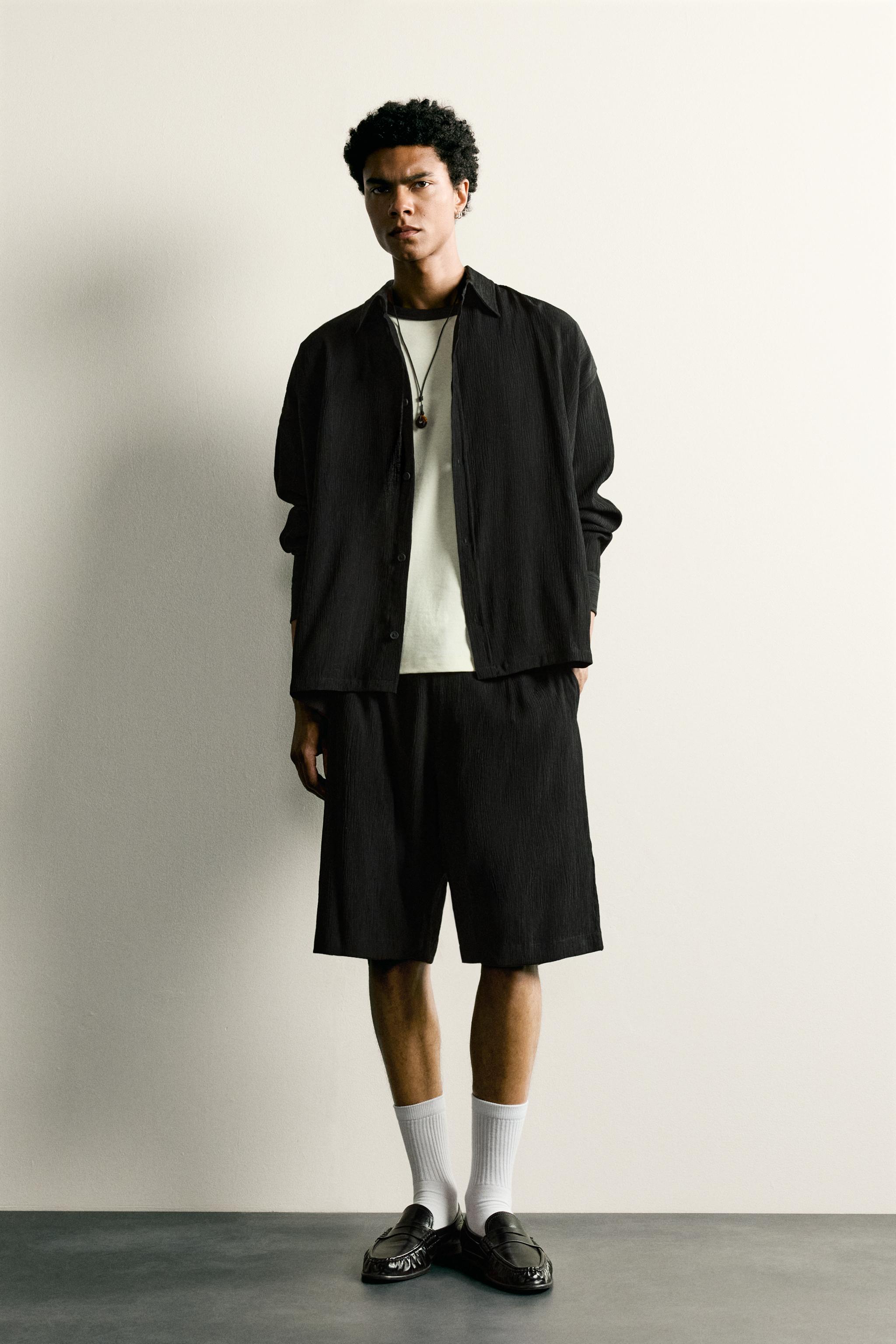 TEXTURED RELAXED FIT SHORTS